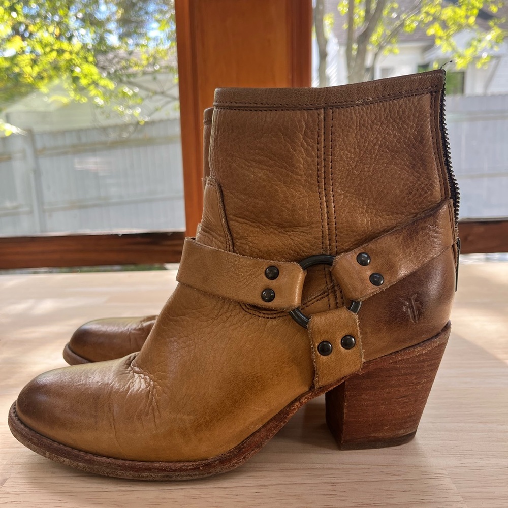 Camel Tabitha Frye Ankle Boot 8.5